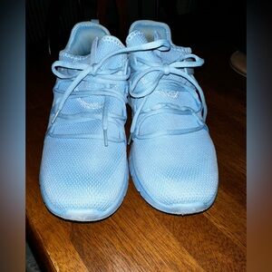 INZCOU lightweight athletic shoes